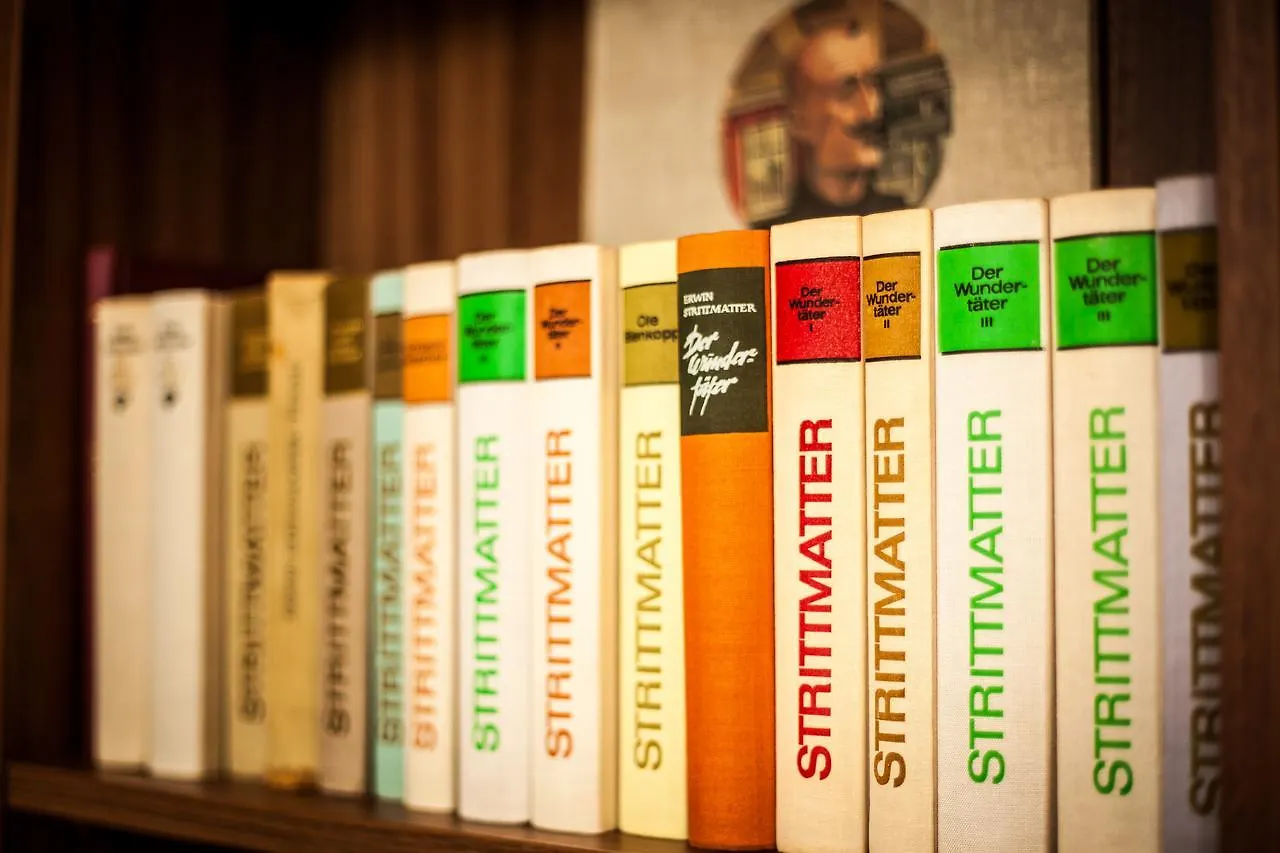 Hotel Bett Und Buch Berlin
