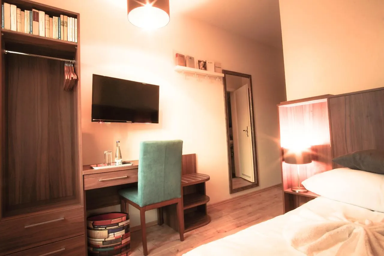 Hotel Bett Und Buch Berlin Niemcy