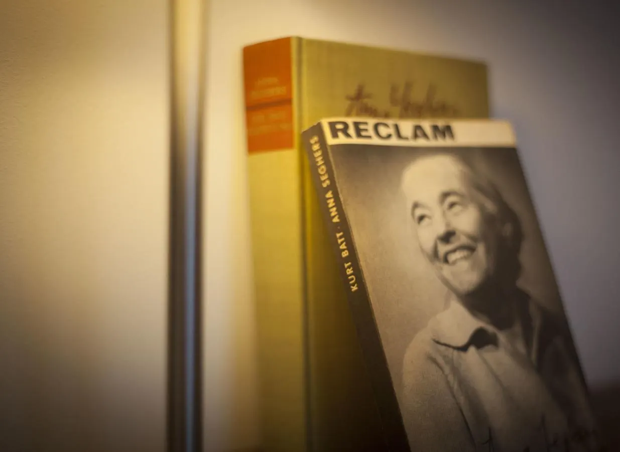 Hotel Bett Und Buch Berlin Niemcy